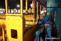 На обогатительной фабрике Михайловского ГОКа монтируют грейферный кран (видео)