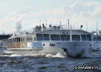 В Петербурге начал работать первый теплоход на СПГ