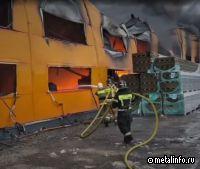 Крупный пожар произошел на производстве сэндвич-панелей в Щекино