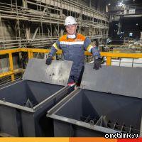 Как на ЕВРАЗ ЗСМК облегчили труд подручного сталевара
