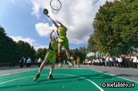 Металлоинвест построил современную баскетбольную площадку в Железногорске